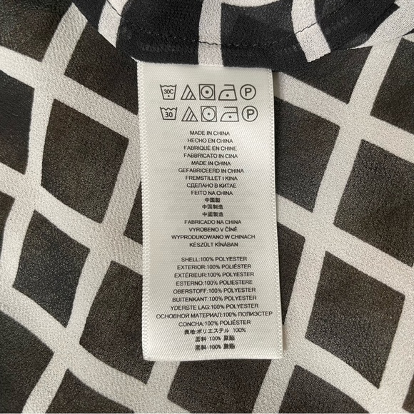 Michael Kors windowpane button down blouse. NWOT - Picture 8 of 9